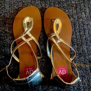 Gold leather DV sandals